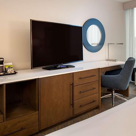 Hotel Doubletree By Hilton Madison East Esterno foto