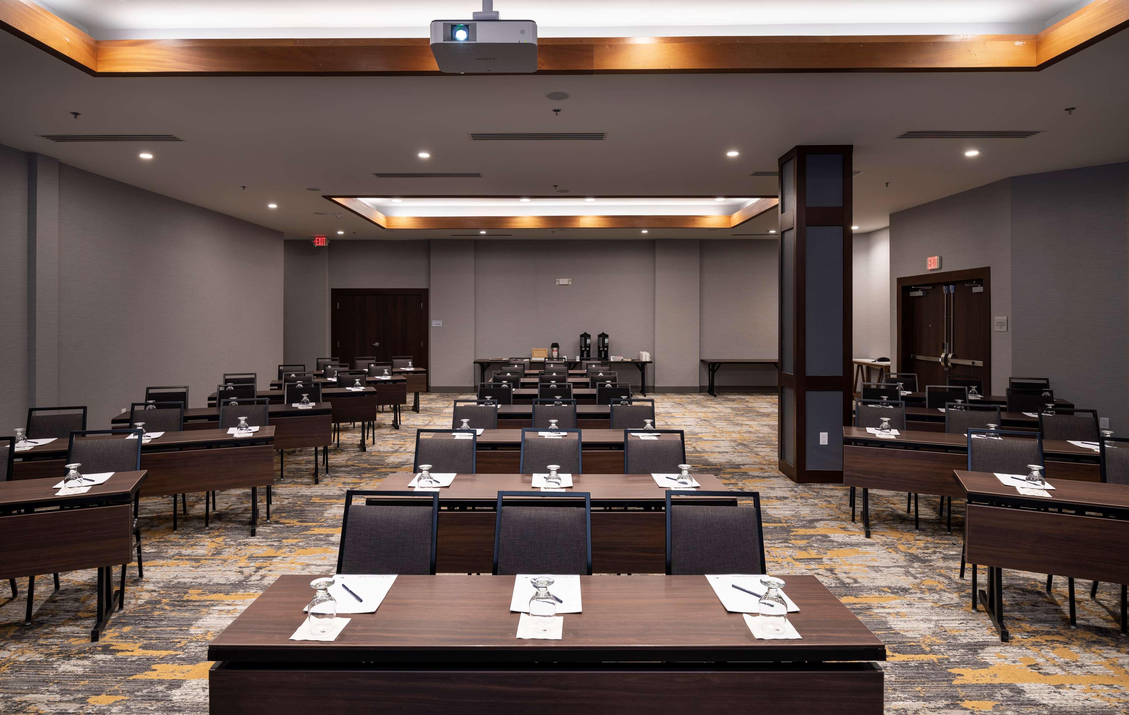 Hotel Doubletree By Hilton Madison East Esterno foto