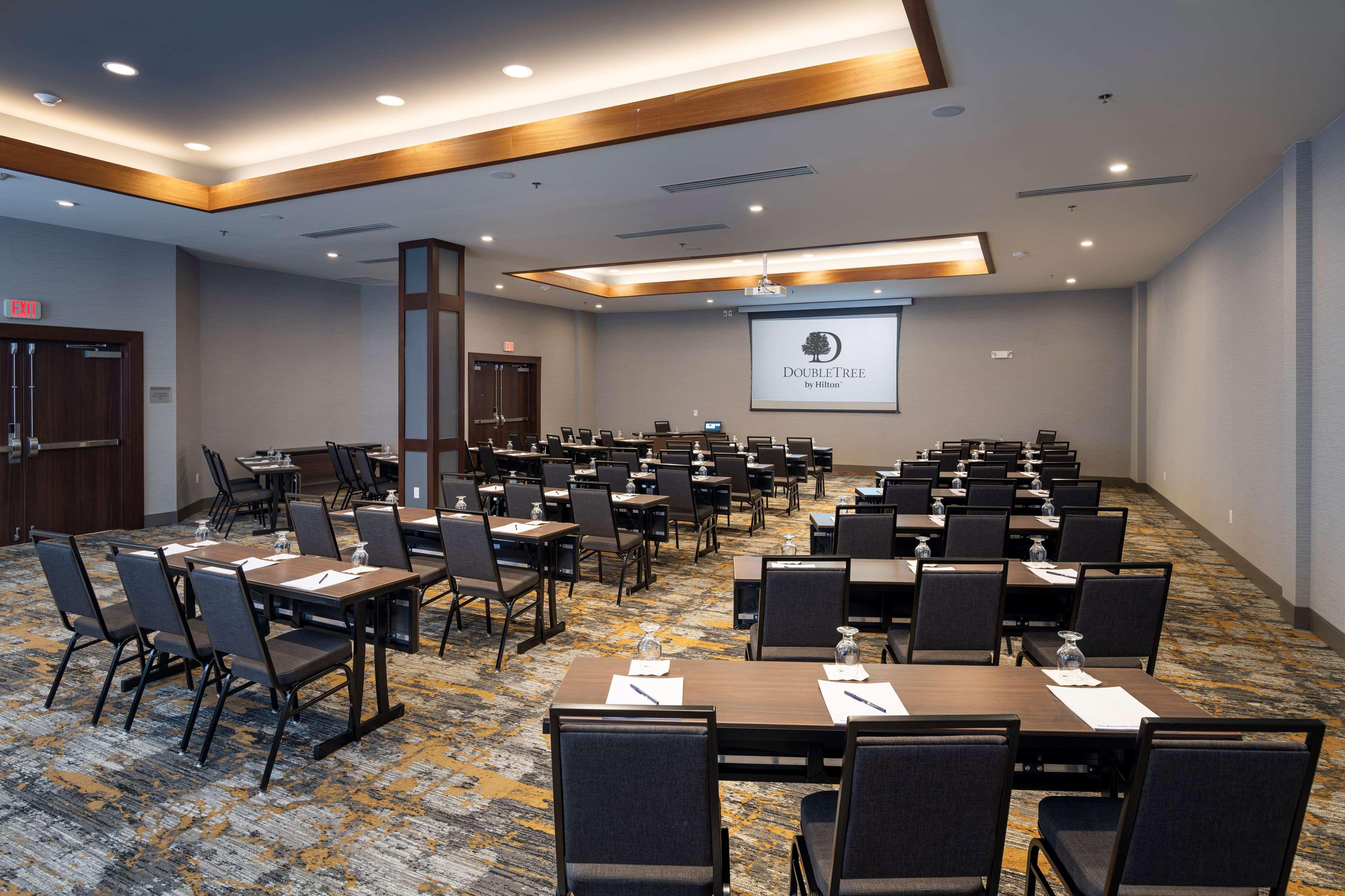 Hotel Doubletree By Hilton Madison East Esterno foto