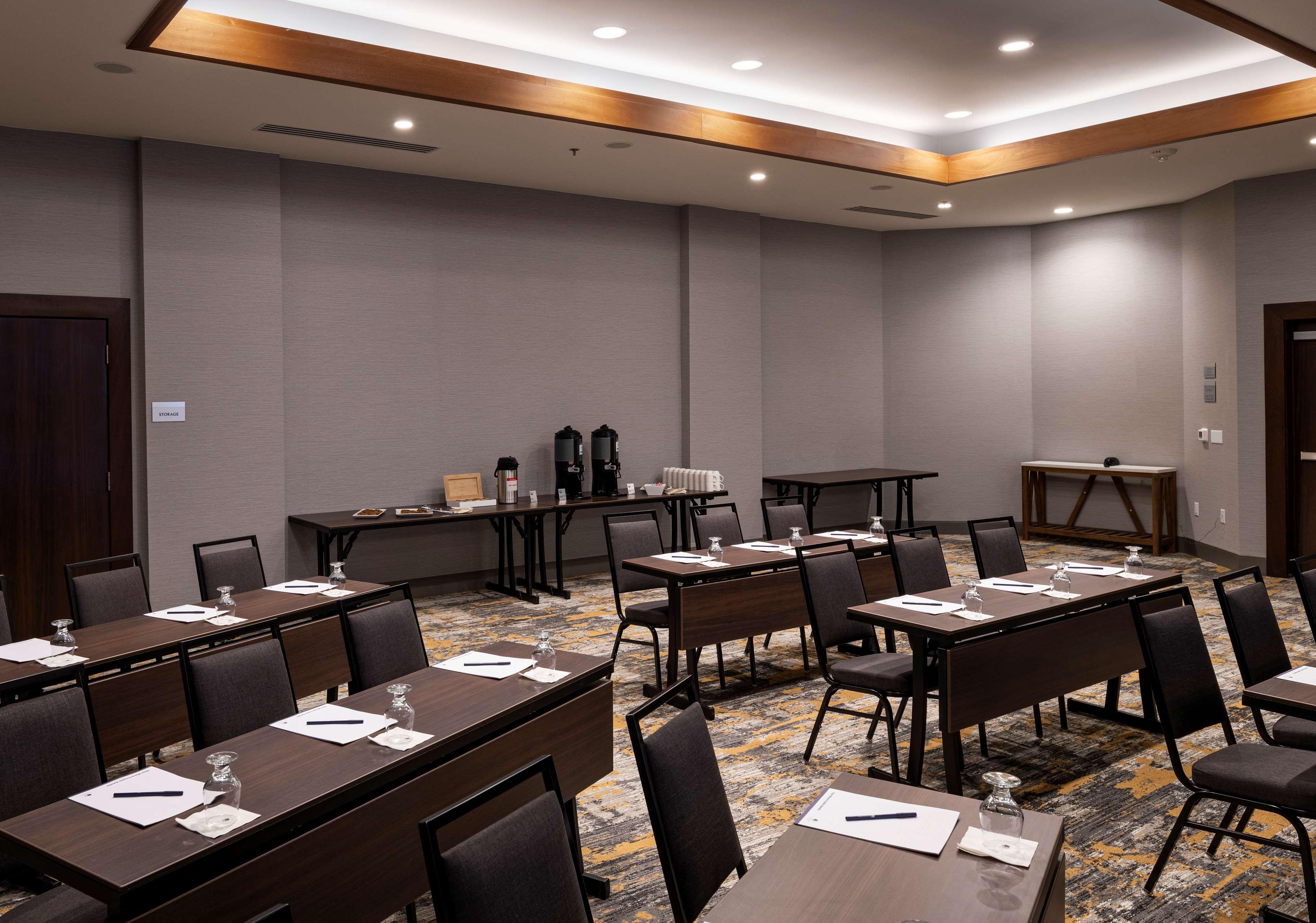 Hotel Doubletree By Hilton Madison East Esterno foto