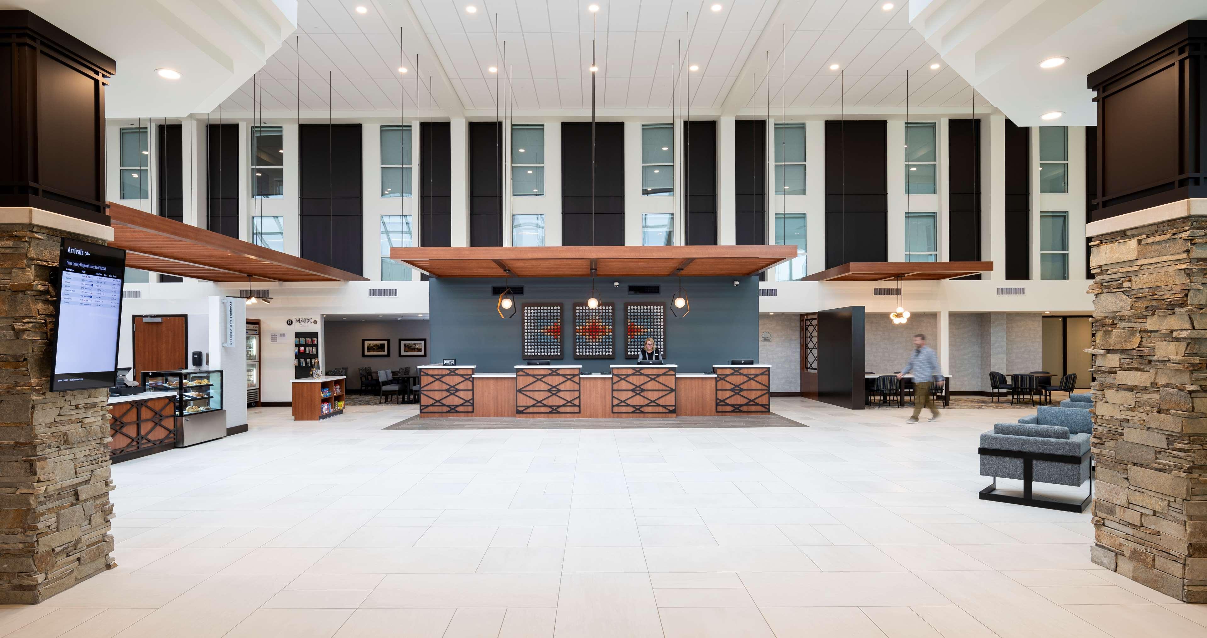 Hotel Doubletree By Hilton Madison East Esterno foto