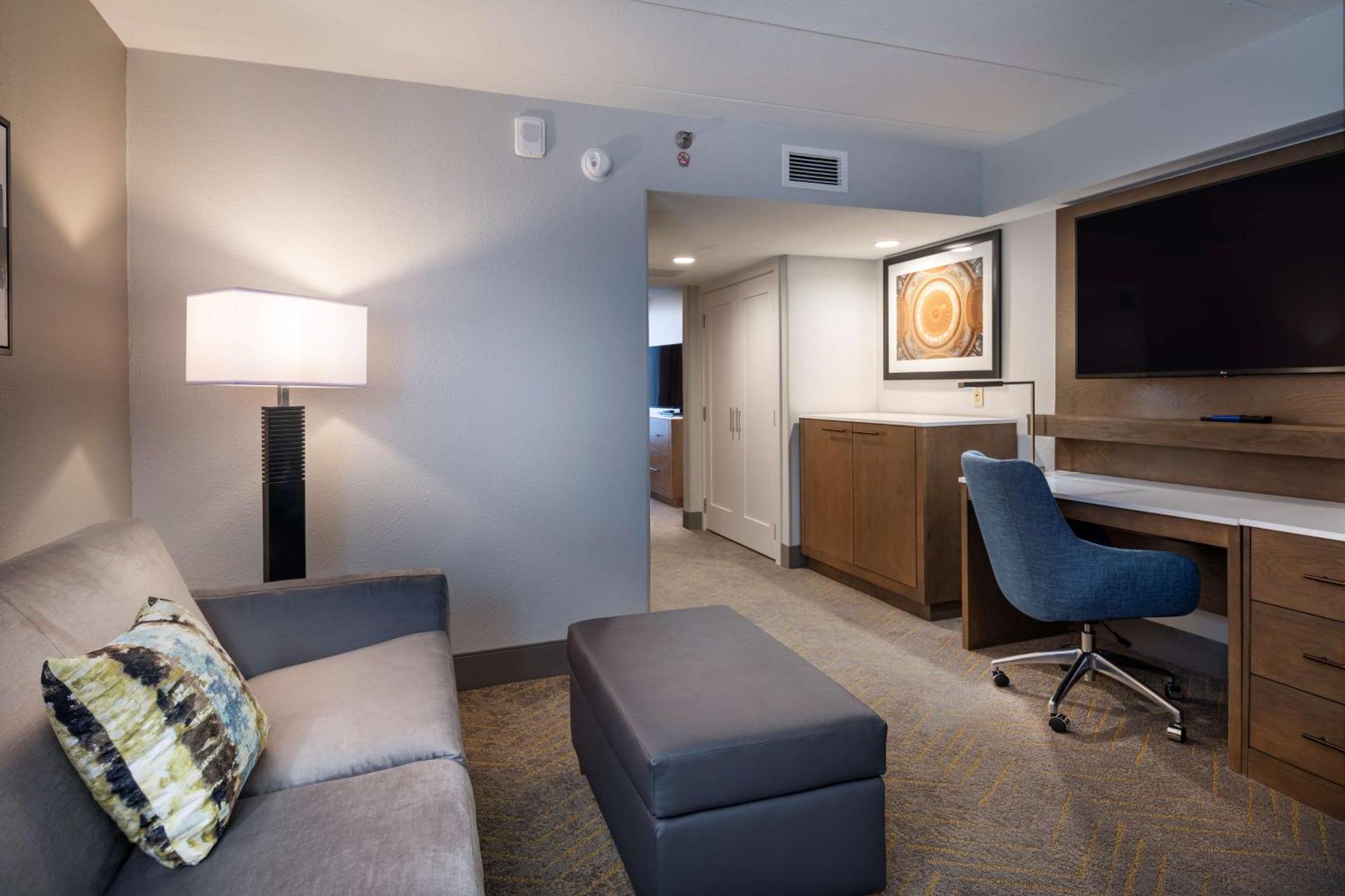 Hotel Doubletree By Hilton Madison East Esterno foto