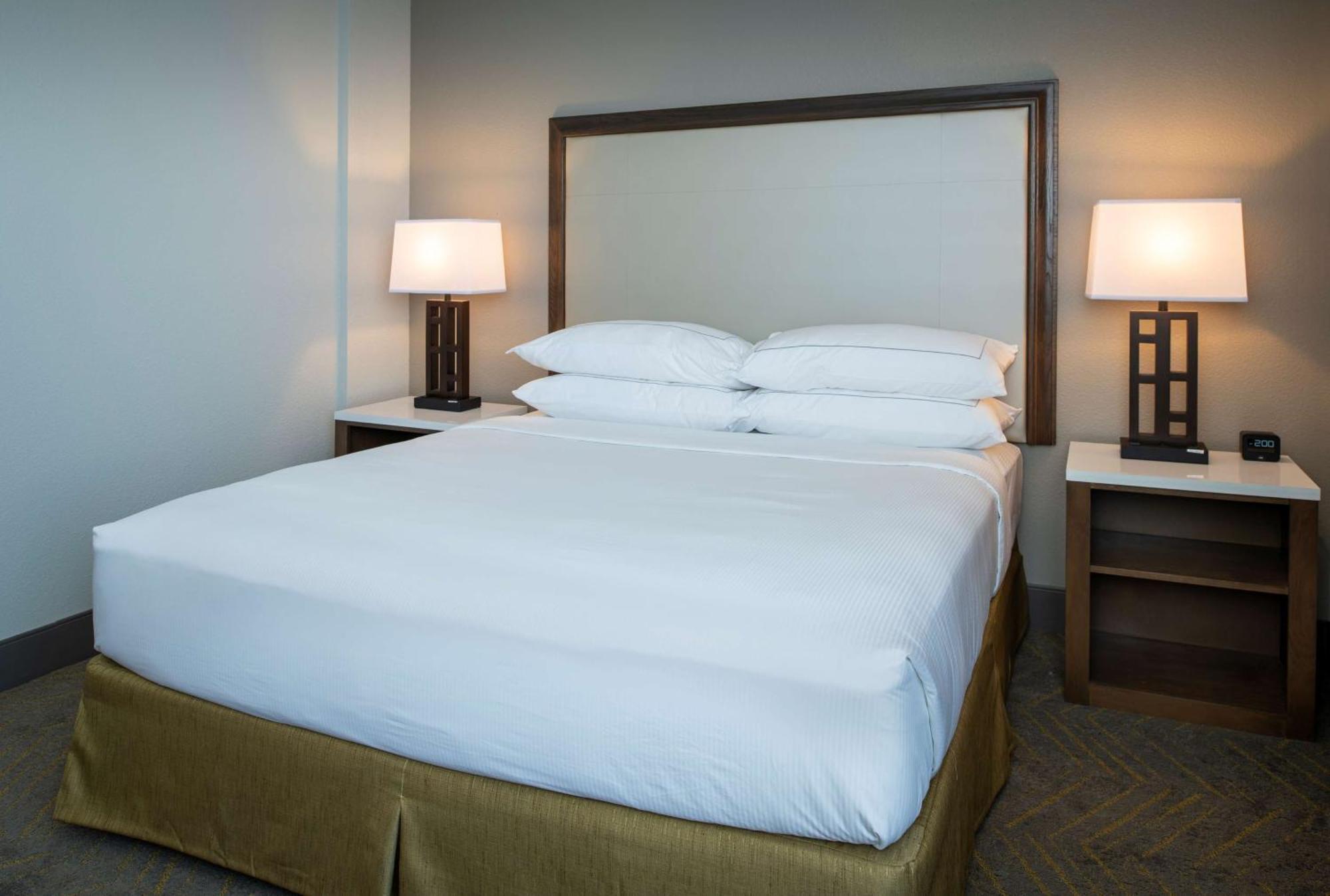 Hotel Doubletree By Hilton Madison East Esterno foto