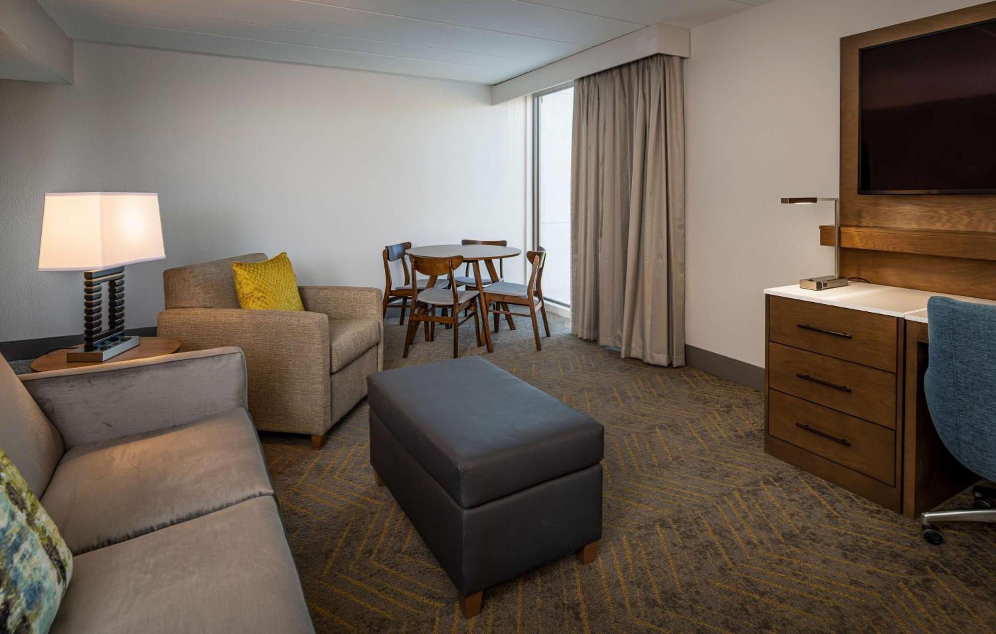 Hotel Doubletree By Hilton Madison East Esterno foto