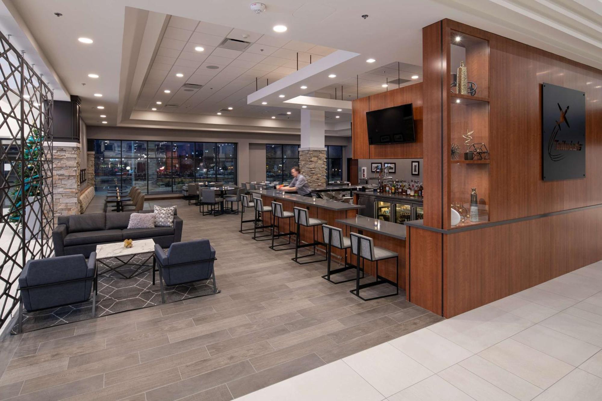 Hotel Doubletree By Hilton Madison East Esterno foto