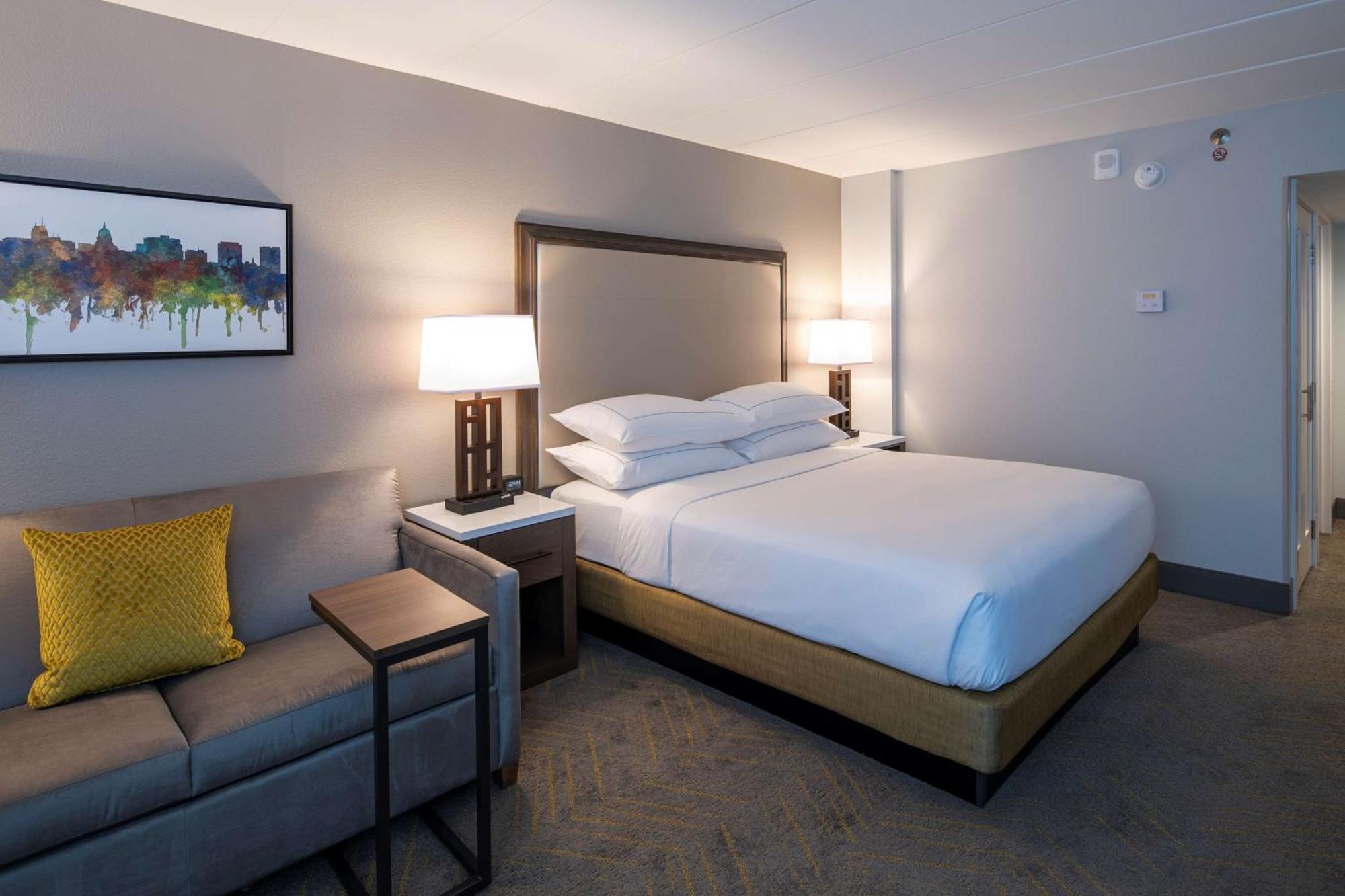 Hotel Doubletree By Hilton Madison East Esterno foto