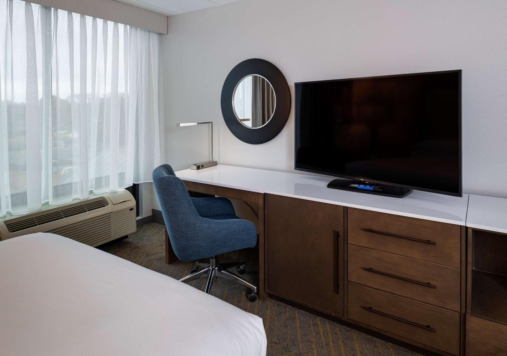 Hotel Doubletree By Hilton Madison East Esterno foto