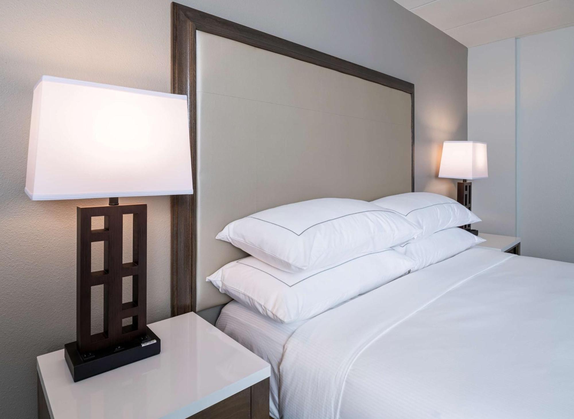 Hotel Doubletree By Hilton Madison East Esterno foto