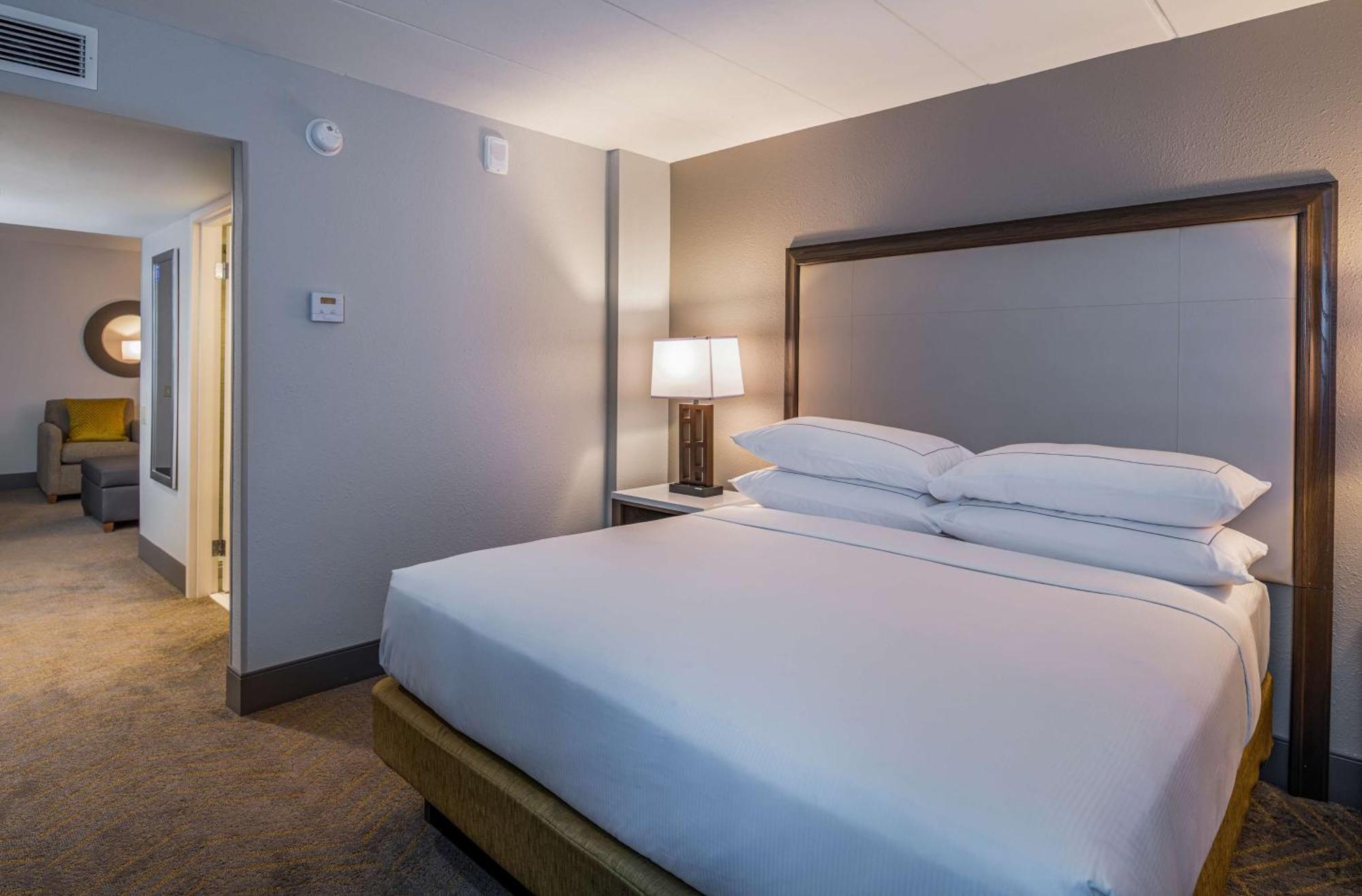 Hotel Doubletree By Hilton Madison East Esterno foto