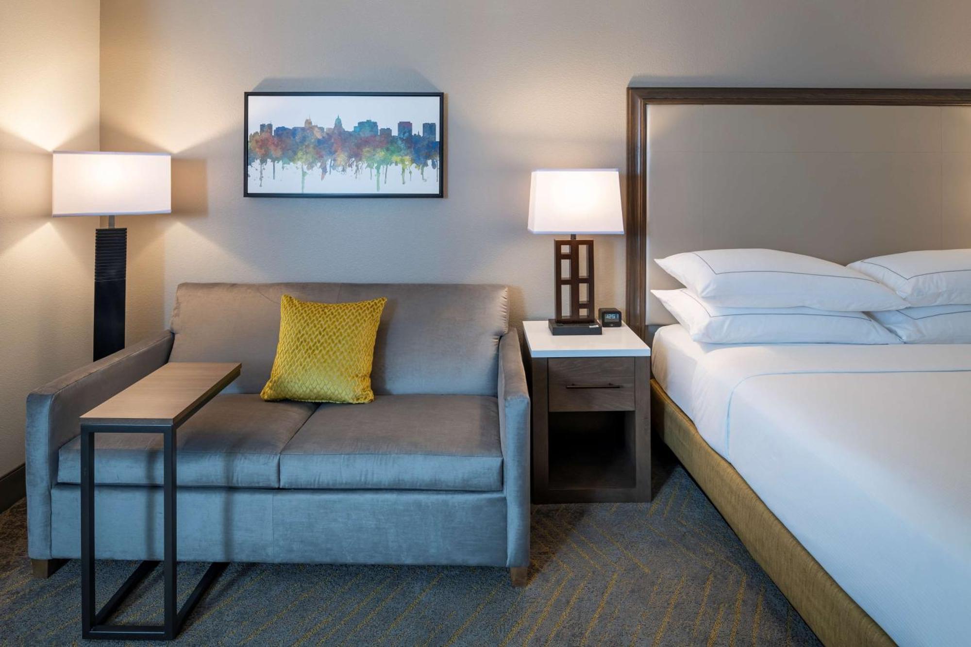 Hotel Doubletree By Hilton Madison East Esterno foto