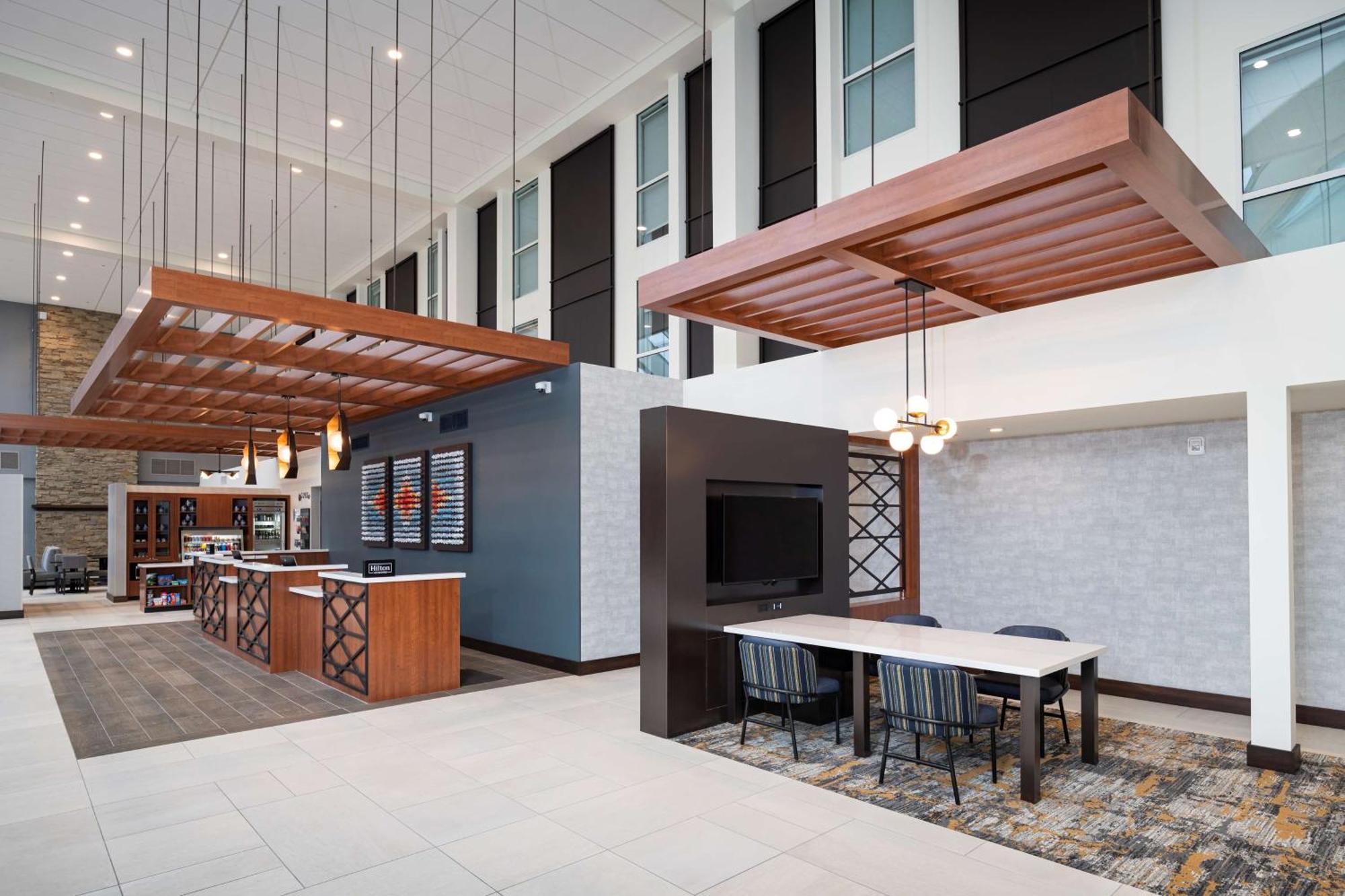 Hotel Doubletree By Hilton Madison East Esterno foto
