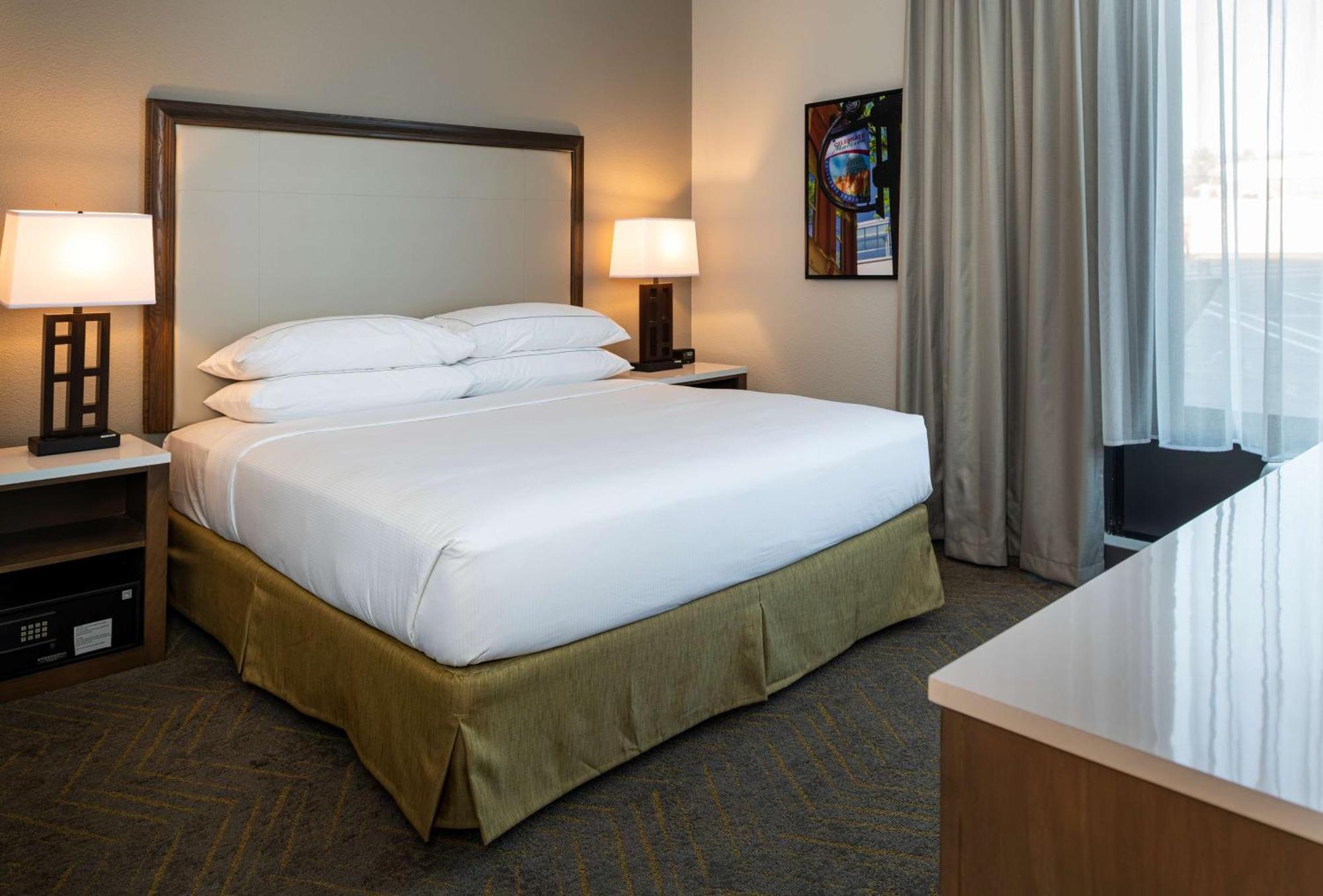 Hotel Doubletree By Hilton Madison East Esterno foto
